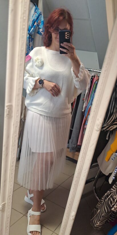 Baltā kleita ar tillu