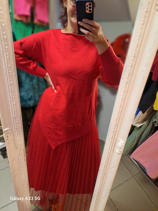 Sarkanā Kleita+džemperis 