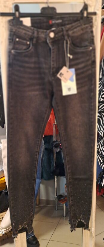 146/152cm Skini tipa džinsas ar spīdumiem