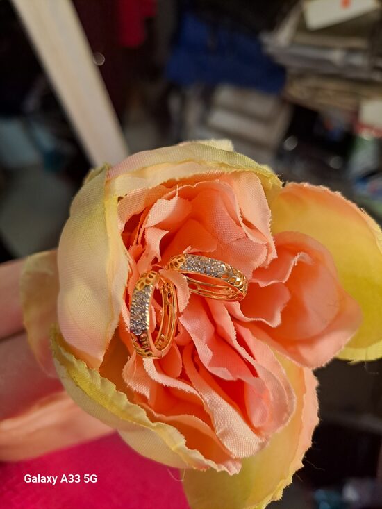 Riņķīši ar dimantiņiem