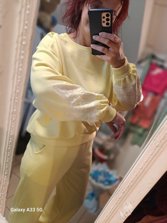 Dzeltenais citroniņš, sporta kostīma komplekts