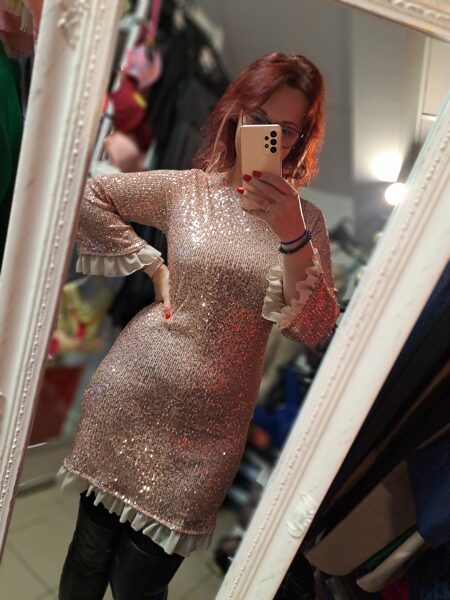 Zelta glitera kleita